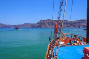 santorini volcano and hot springs boat tour
